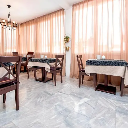 Marina & Parking Free