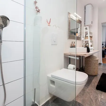 Marina & Parking Free Отель типа 