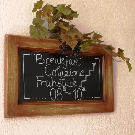 Marina & Parking Free 住宿加早餐酒店 4*