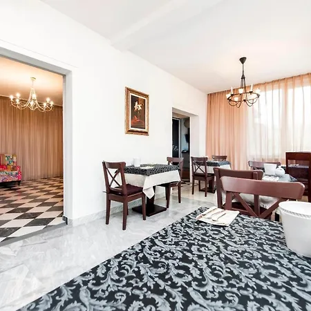 Marina & Parking Free 住宿加早餐酒店