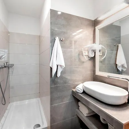 Marina & Parking Free