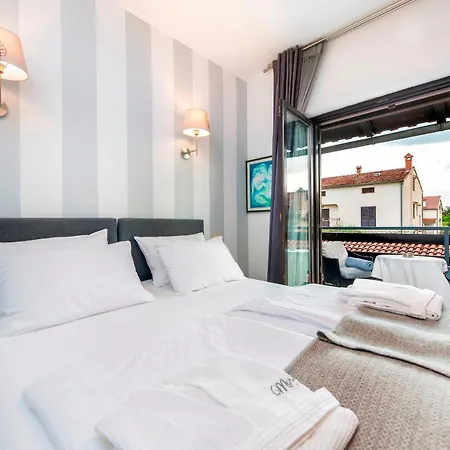 Marina & Parking Free 4*