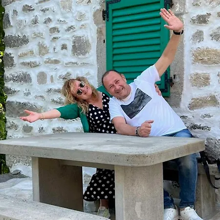 住宿加早餐酒店 Marina & Parking Free 罗维尼