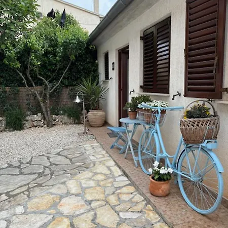 krevet i doručak Marina & Parking Free 4*
