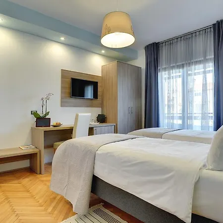 Marina & Parking Free 住宿加早餐酒店 4*