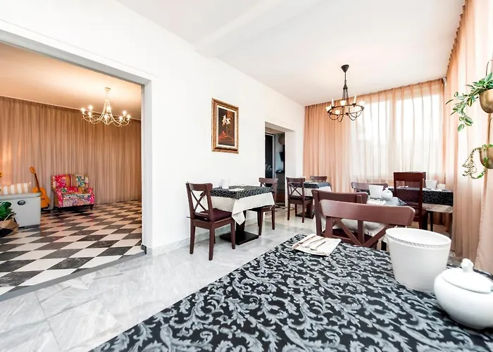 Marina & Parking Free B&B