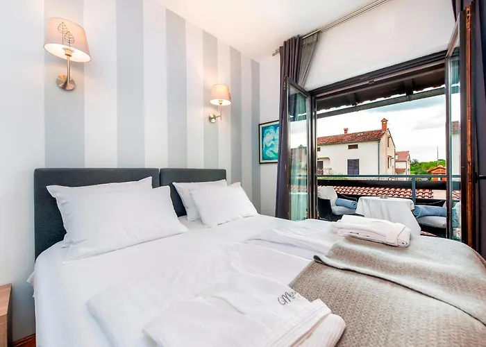 Marina & Parking Free 4*