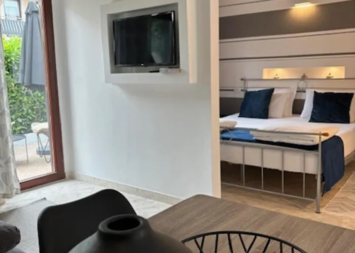 Marina & Parking Free Panzió 4*