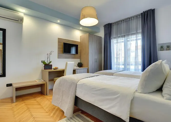 Marina & Parking Free Panzió 4*