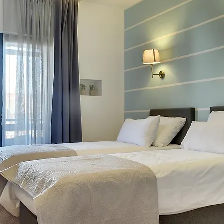 Marina & Parking Free Bed & Breakfast 4*